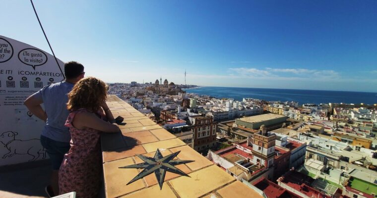 Descubre la historia desde las alturas: Visita la Torre Tavira en Cádiz