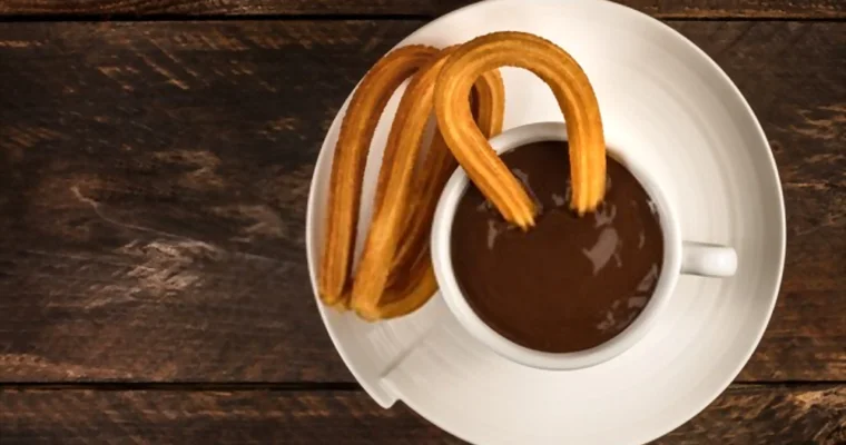 Receta de Churros con chocolate tipica de Andalucia